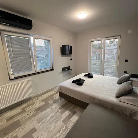 Edelweiss Guest house *