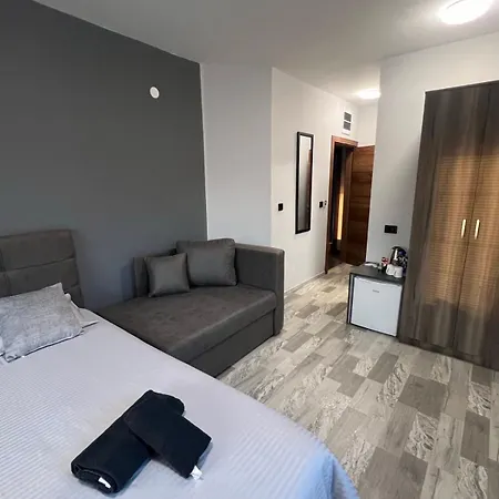 Edelweiss Guest house *